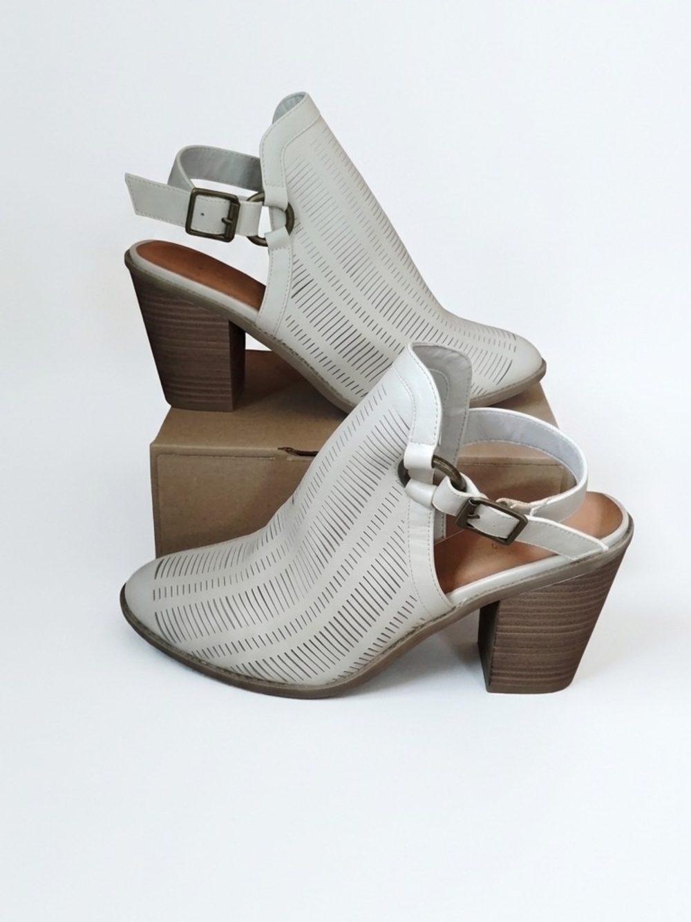 Sugar Vael orRedell style. Womens Heel Booties - Light Gray Size. 9.5M